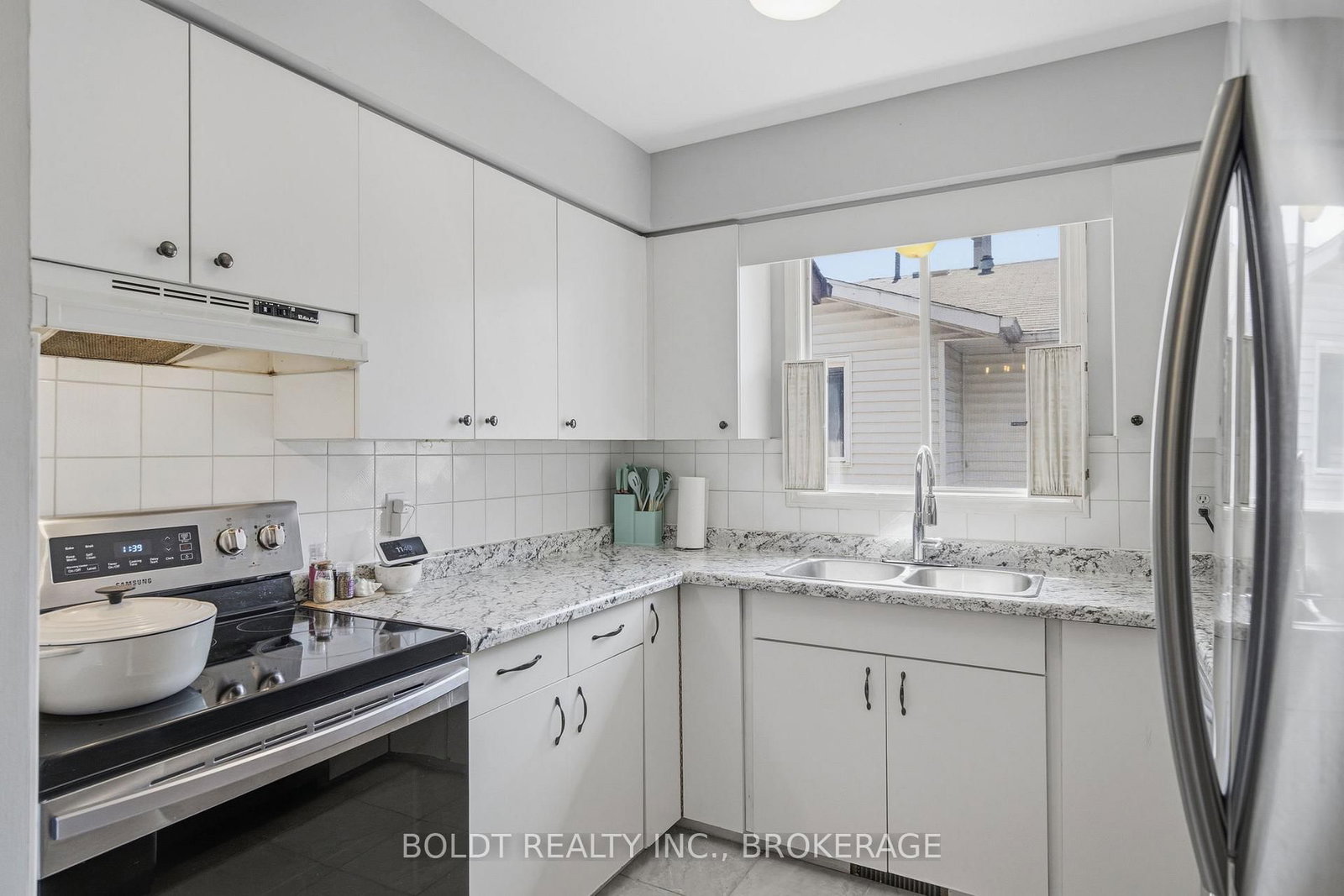 Semi-Detached House for sale at 107 Chapel Hill Crescent, Welland, Ontario, L3C 6G8 - N. Welland - MLS: X13002486