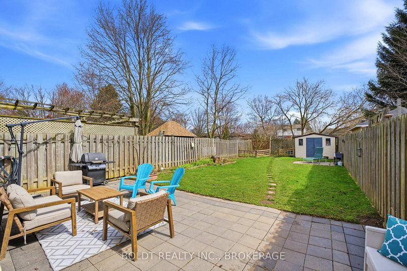 107 Chapel Hill Cres, Welland, L3C 6G8 | Image 2