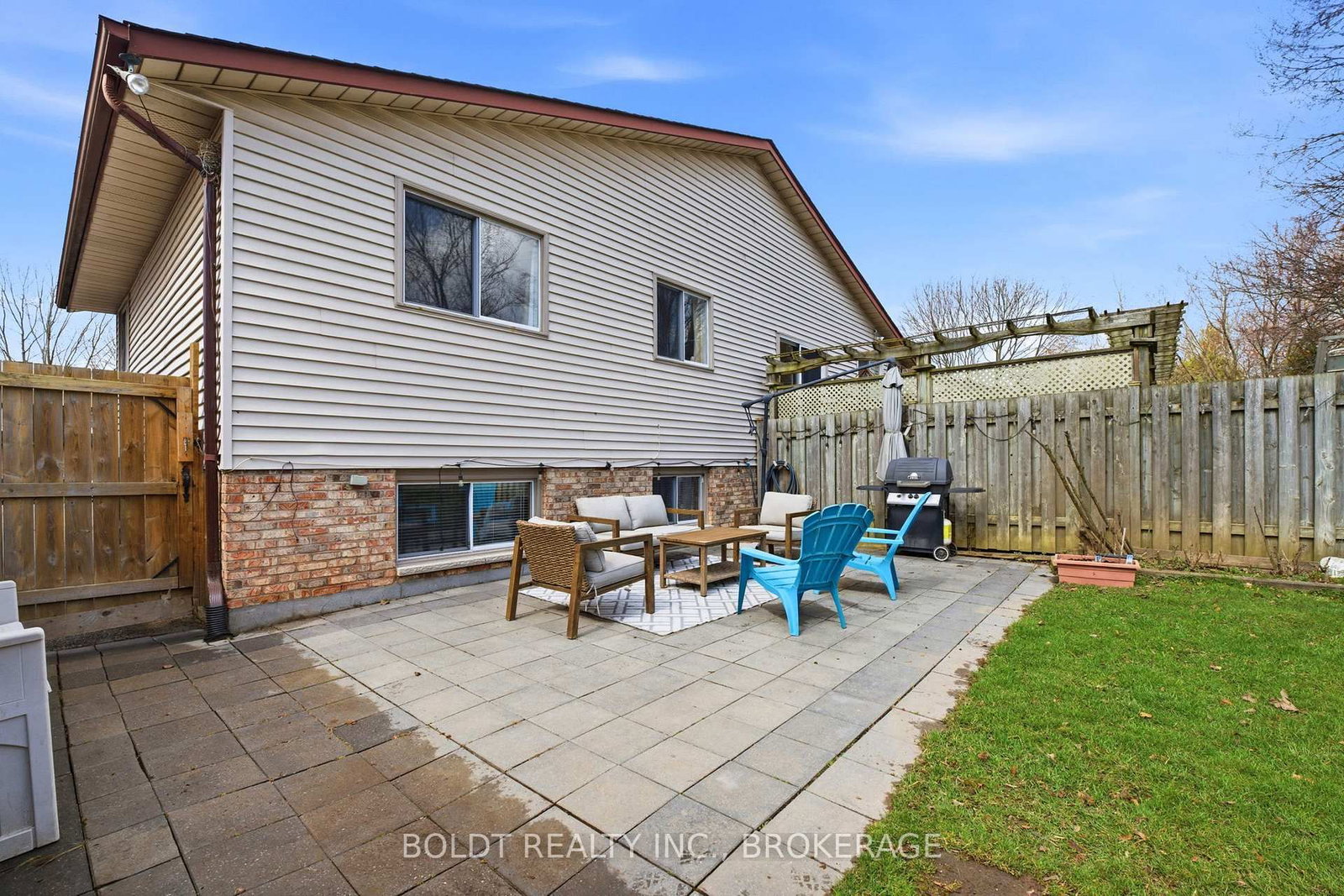 Semi-Detached House for sale at 107 Chapel Hill Crescent, Welland, Ontario, L3C 6G8 - N. Welland - MLS: X13002486