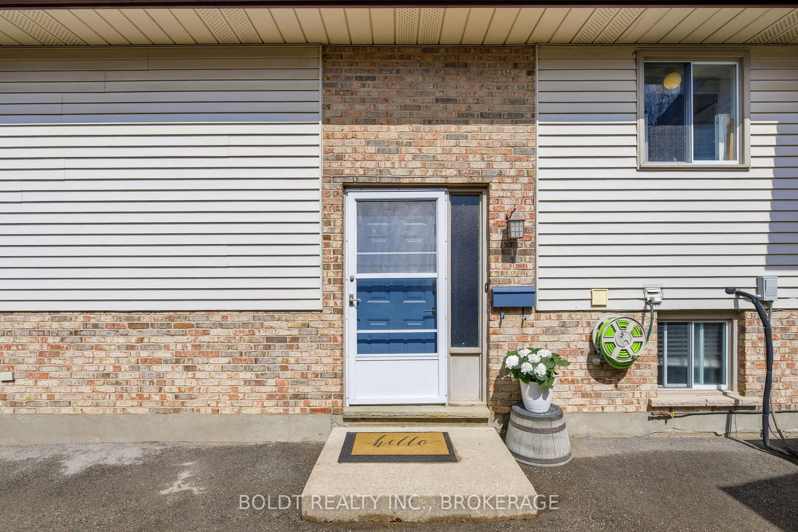 Semi-Detached House for sale at 107 Chapel Hill Crescent, Welland, Ontario, L3C 6G8 - N. Welland - MLS: X13002486