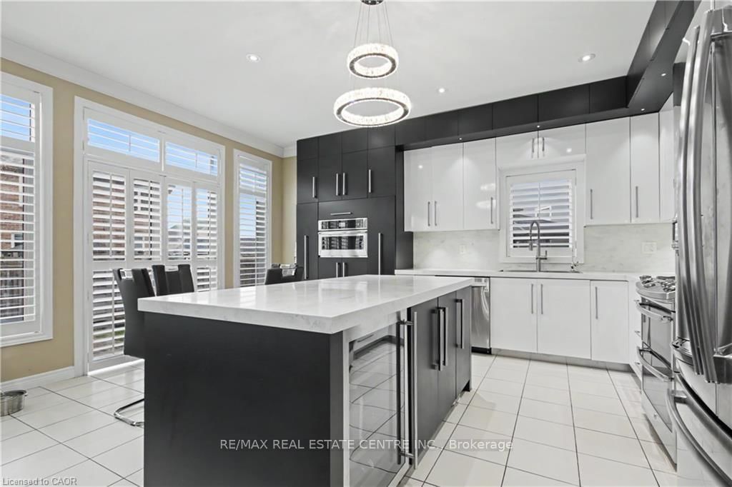 Detached House for sale at 235 Fair Street, Hamilton, Ontario, L9K 0B9 - Meadowlands - MLS: X13002634