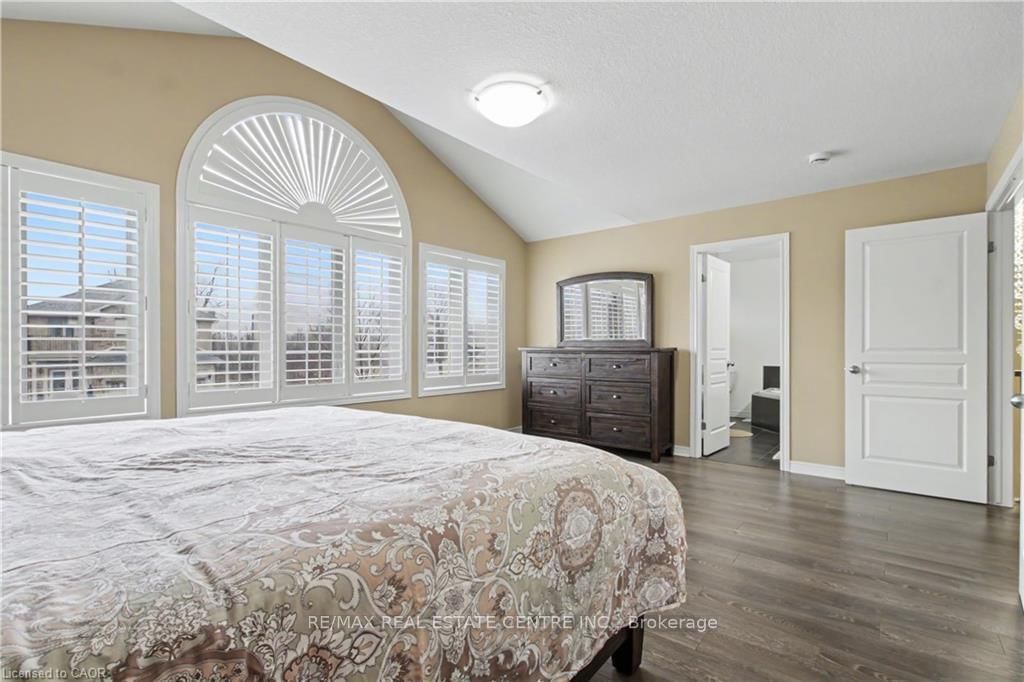 Detached House for sale at 235 Fair Street, Hamilton, Ontario, L9K 0B9 - Meadowlands - MLS: X13002634