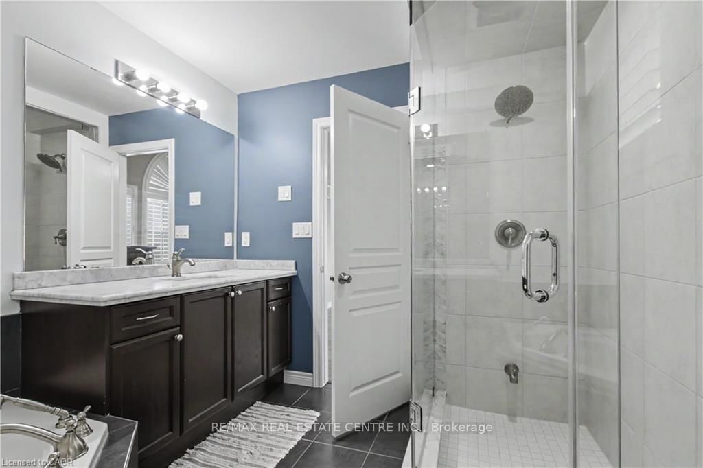 Detached House for sale at 235 Fair Street, Hamilton, Ontario, L9K 0B9 - Meadowlands - MLS: X13002634