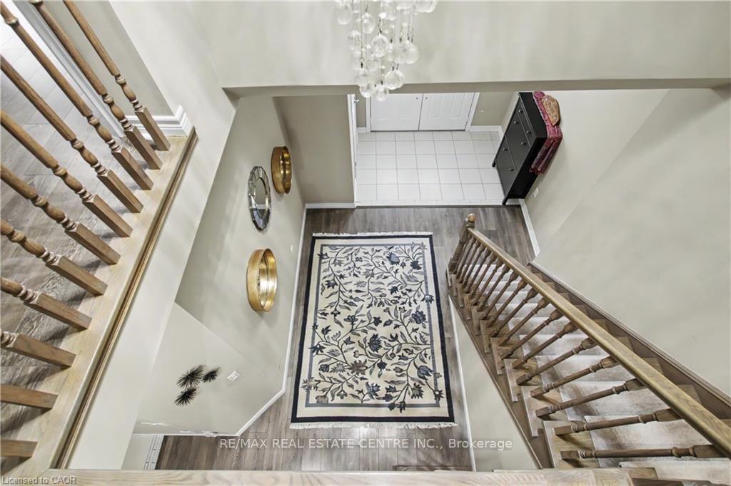 Detached House for sale at 235 Fair Street, Hamilton, Ontario, L9K 0B9 - Meadowlands - MLS: X13002634