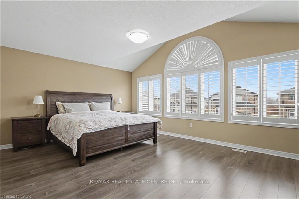 Detached House for sale at 235 Fair Street, Hamilton, Ontario, L9K 0B9 - Meadowlands - MLS: X13002634