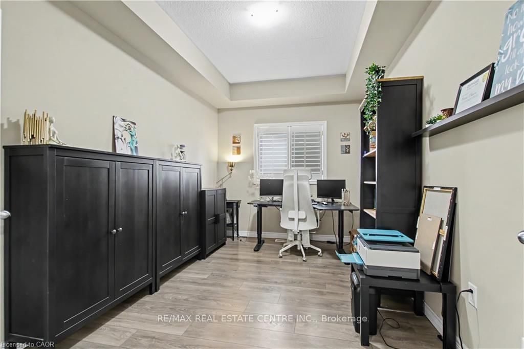 Detached House for sale at 235 Fair Street, Hamilton, Ontario, L9K 0B9 - Meadowlands - MLS: X13002634