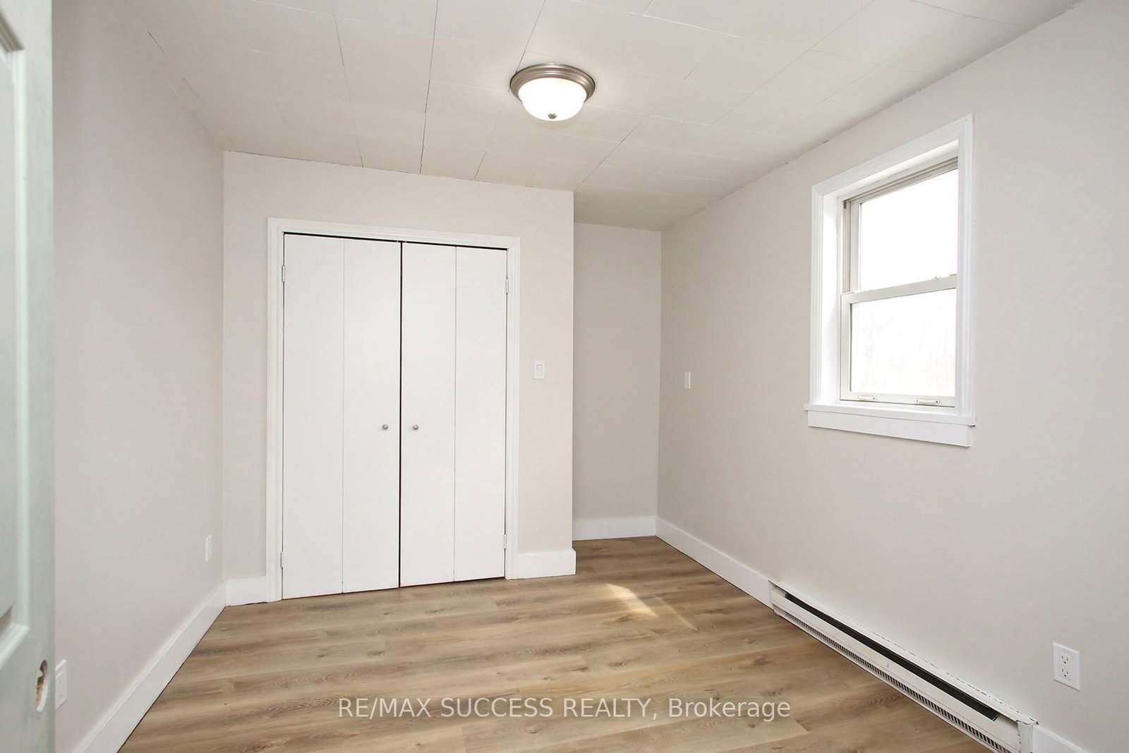 22 & 24 River Street • Thorold, ON photo 16