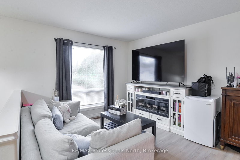 12 - 200 Pine St, Bracebridge, P1L 2H9 | Image 2