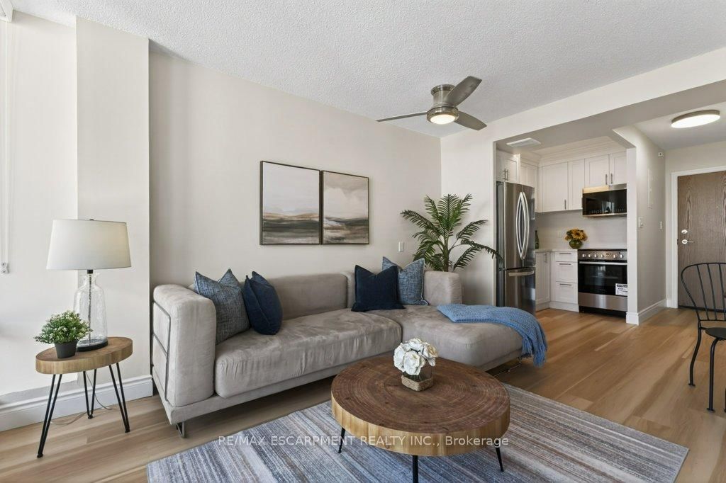 150 Charlton Avenue E, Unit 1801 - Photo 12