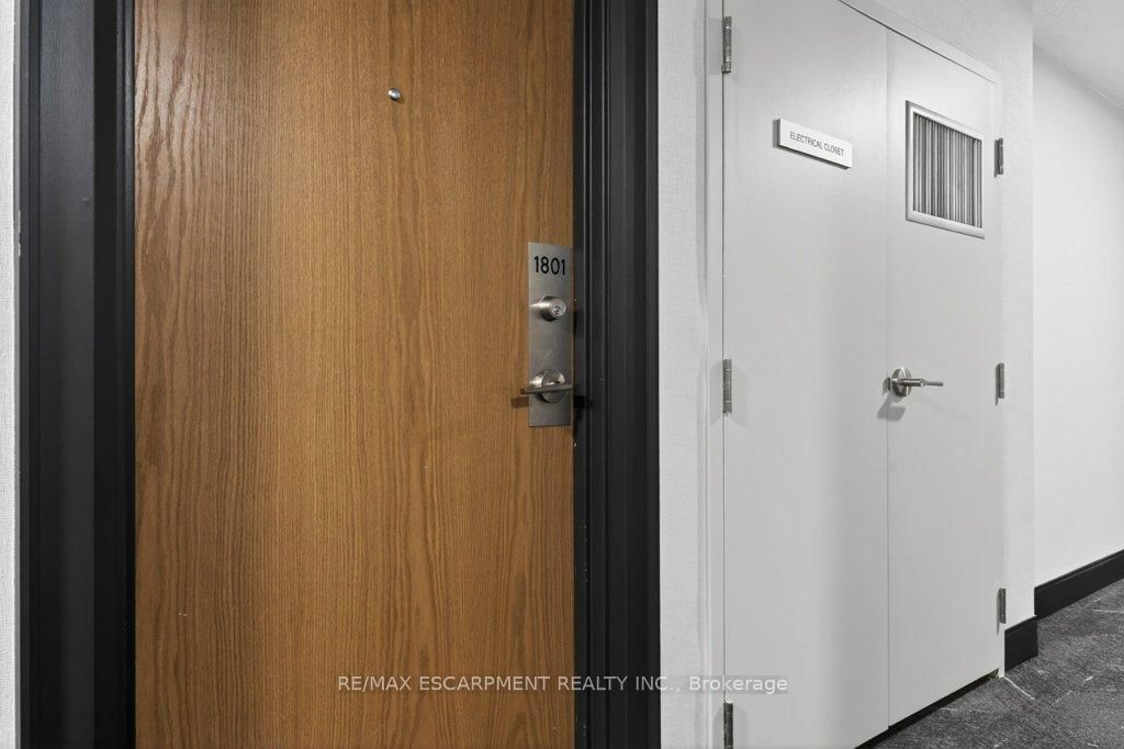 150 Charlton Avenue E, Unit 1801 - Photo 4