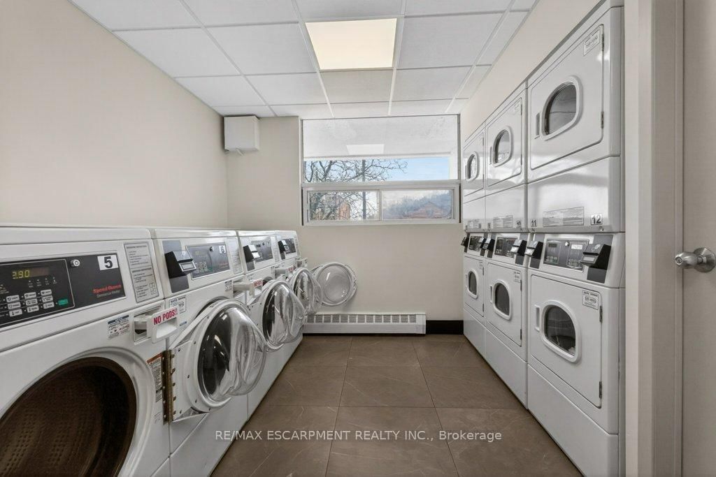 150 Charlton Avenue E, Unit 1801 - Photo 41