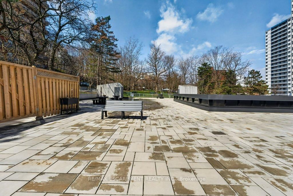 150 Charlton Avenue E, Unit 1801 - Photo 45