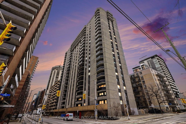 PH2104 - 470 Laurier Avenue W