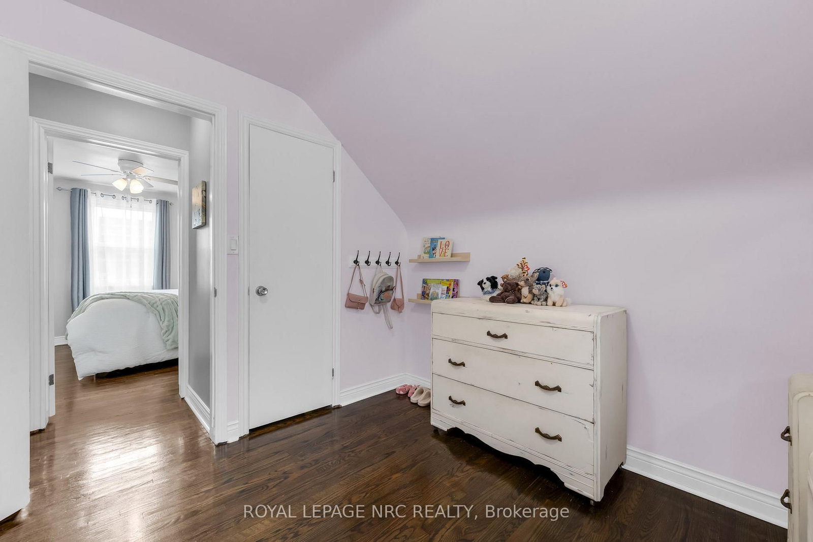 Detached House for sale at 475 East 38th Street, Hamilton, Ontario, L8V 4G7 - Macassa - MLS: X13002874