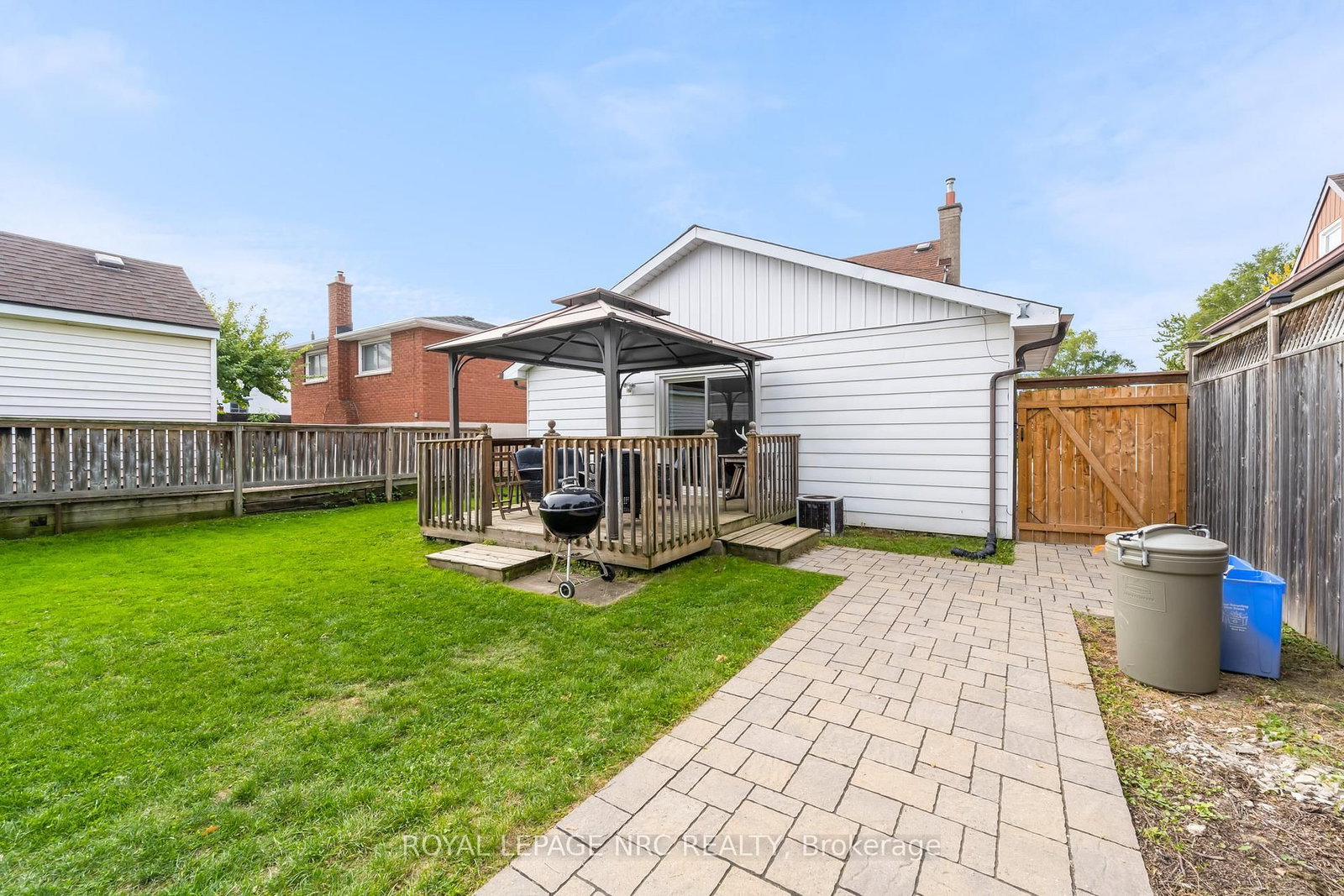 Detached House for sale at 475 East 38th Street, Hamilton, Ontario, L8V 4G7 - Macassa - MLS: X13002874