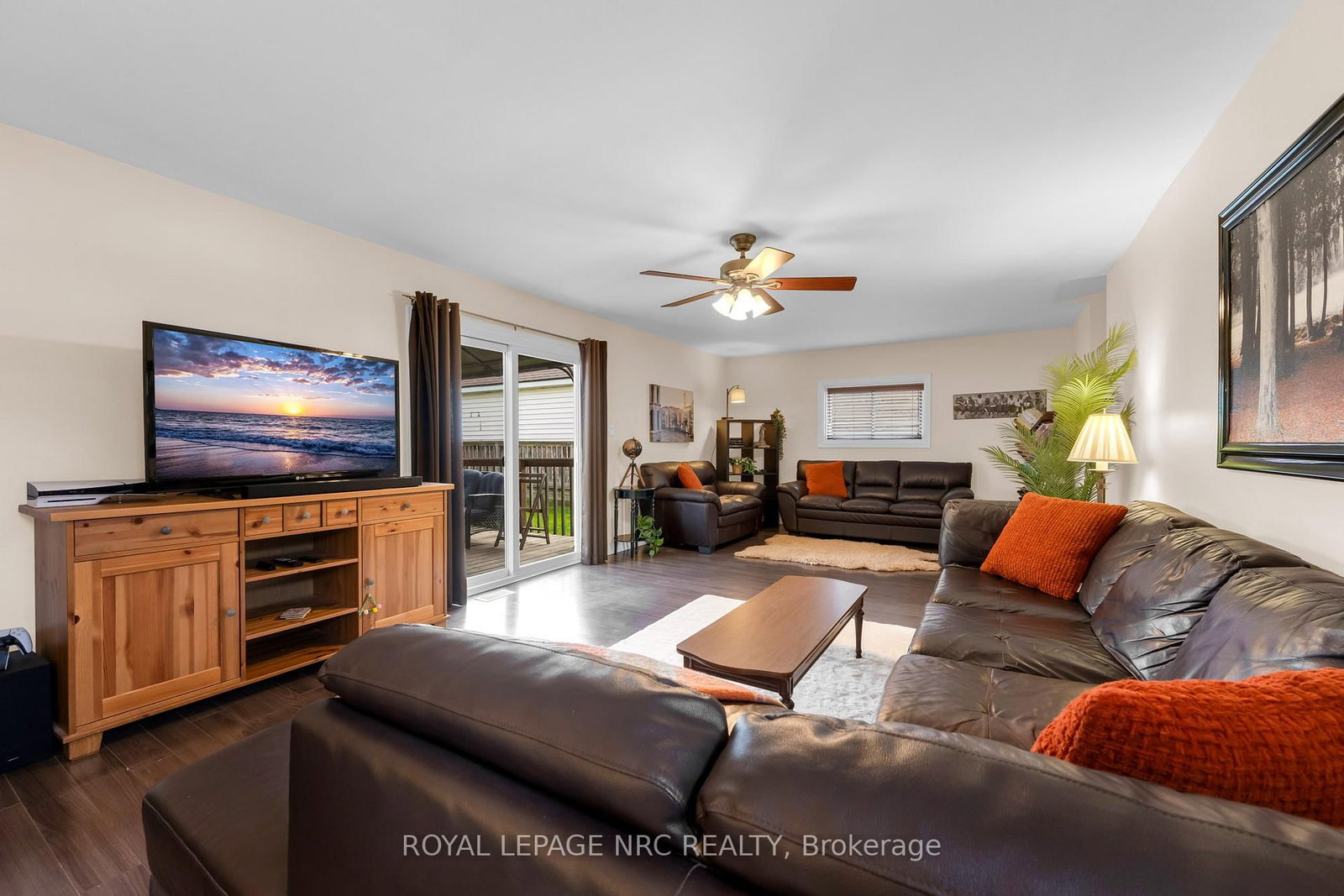 Detached House for sale at 475 East 38th Street, Hamilton, Ontario, L8V 4G7 - Macassa - MLS: X13002874