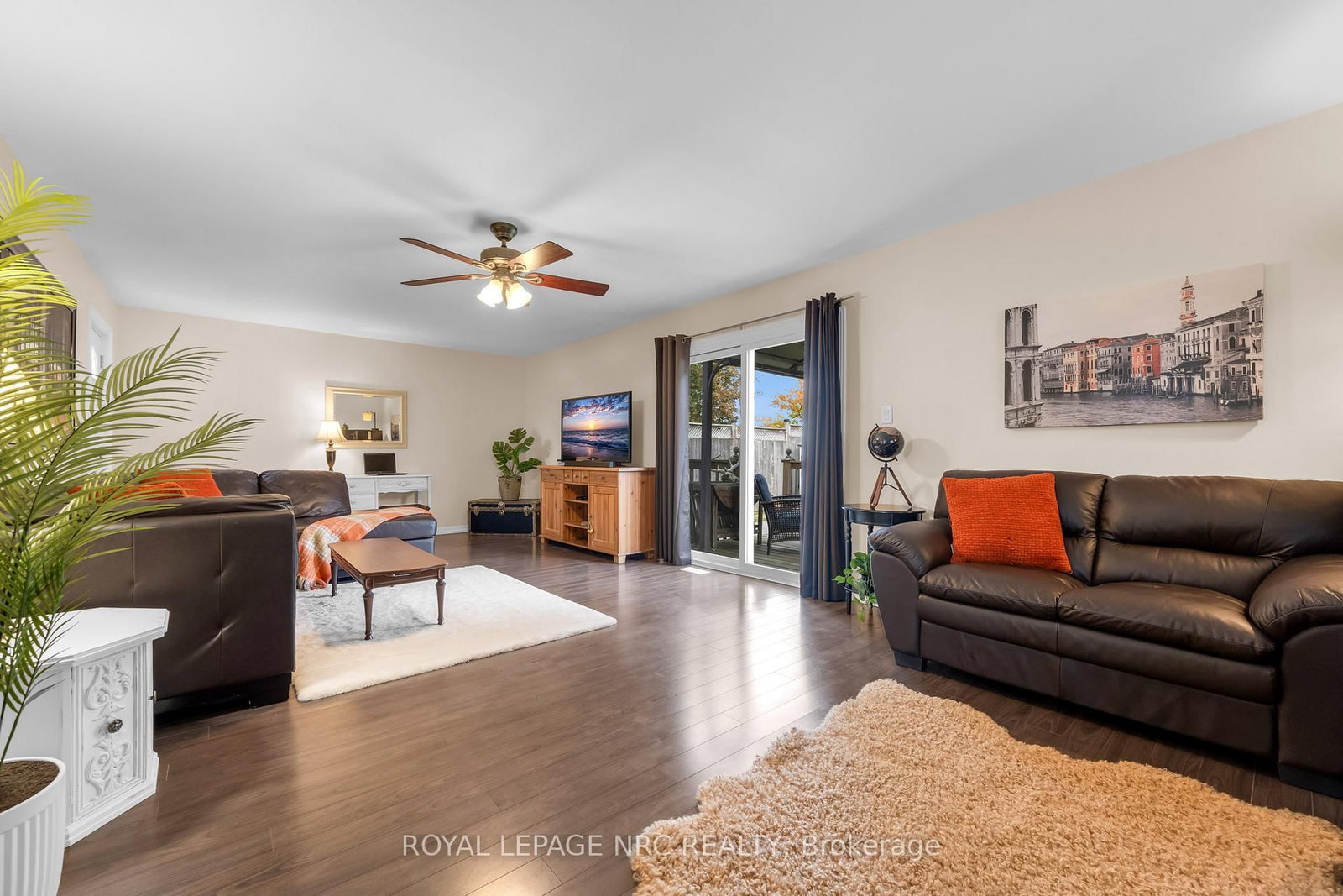 Detached House for sale at 475 East 38th Street, Hamilton, Ontario, L8V 4G7 - Macassa - MLS: X13002874