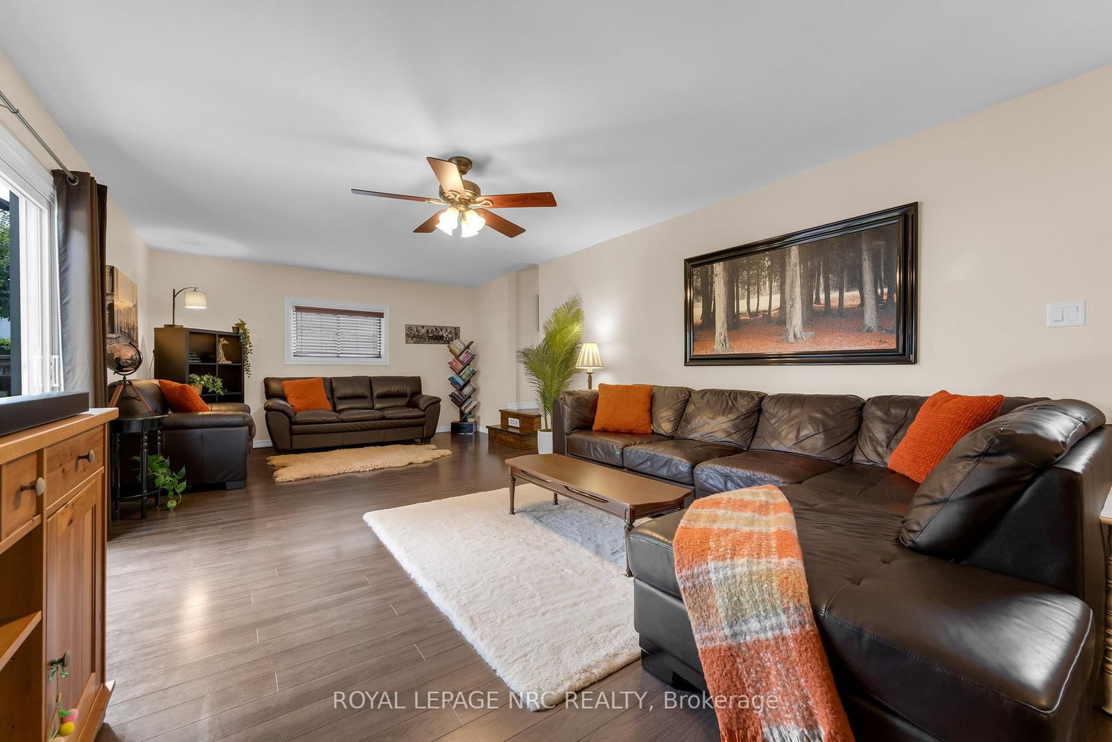 Detached House for sale at 475 East 38th Street, Hamilton, Ontario, L8V 4G7 - Macassa - MLS: X13002874