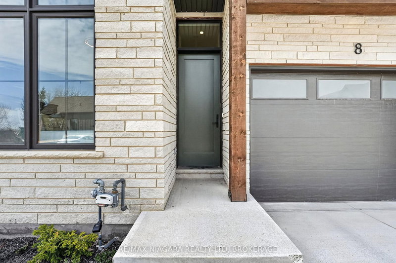 8 - 41 Ivy Cres, Thorold, L2V 0J9 | Image 3