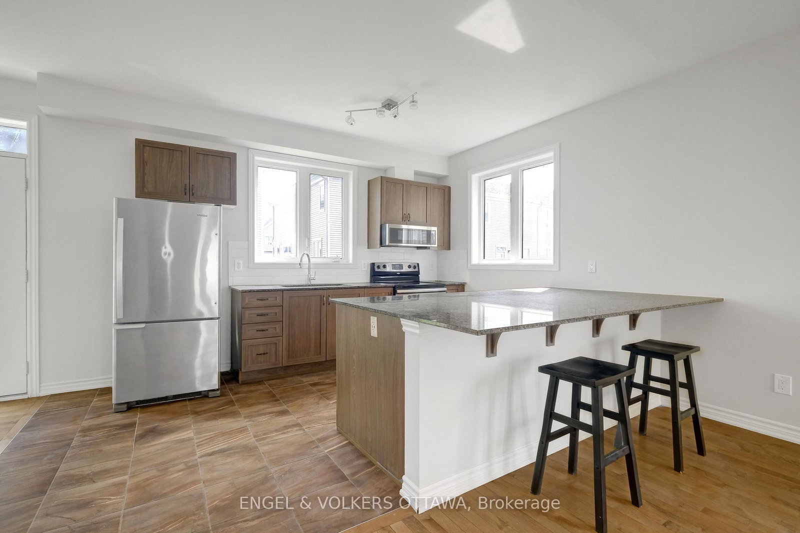 305 Lamarche Avenue - Photo 11