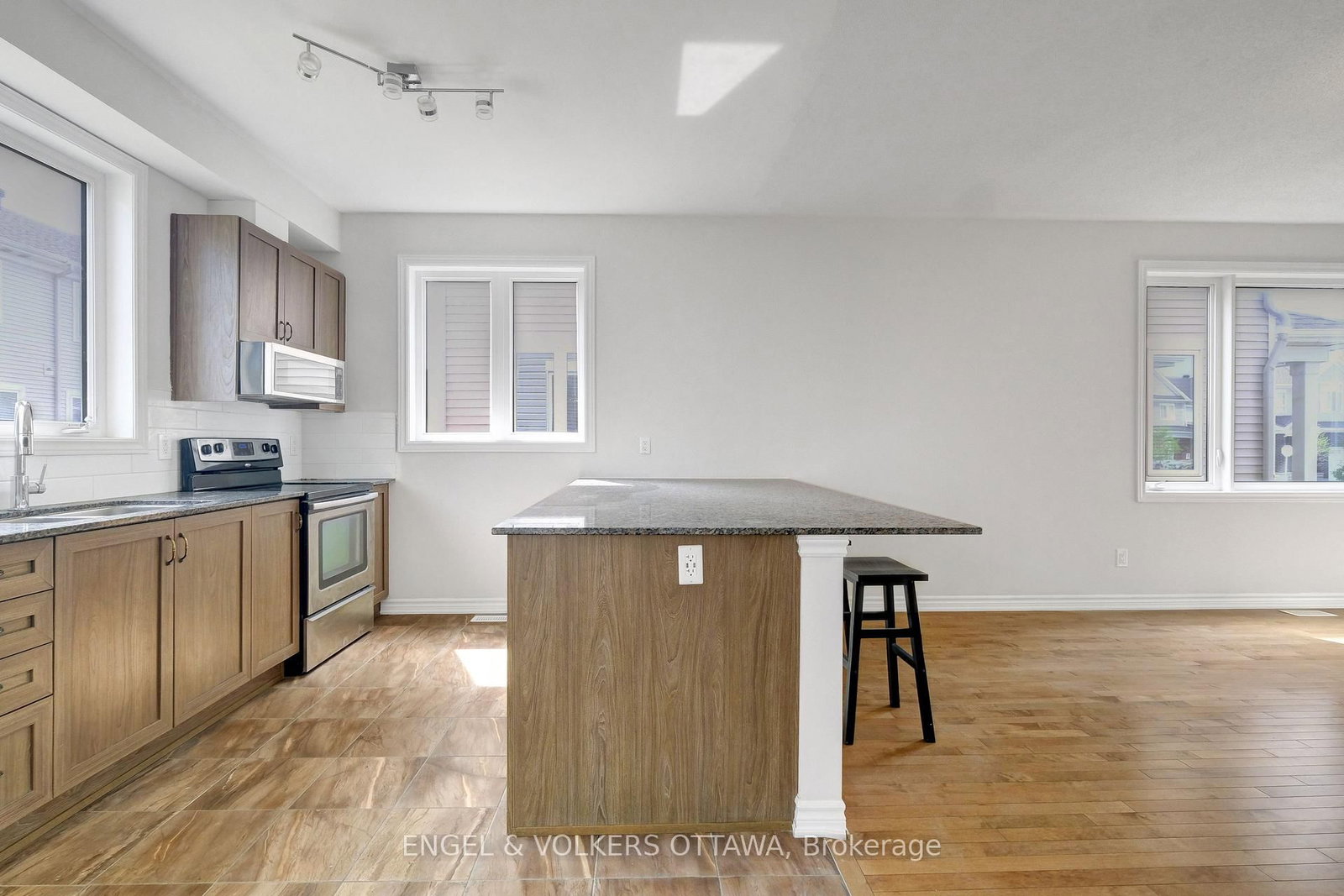 305 Lamarche Avenue - Photo 12