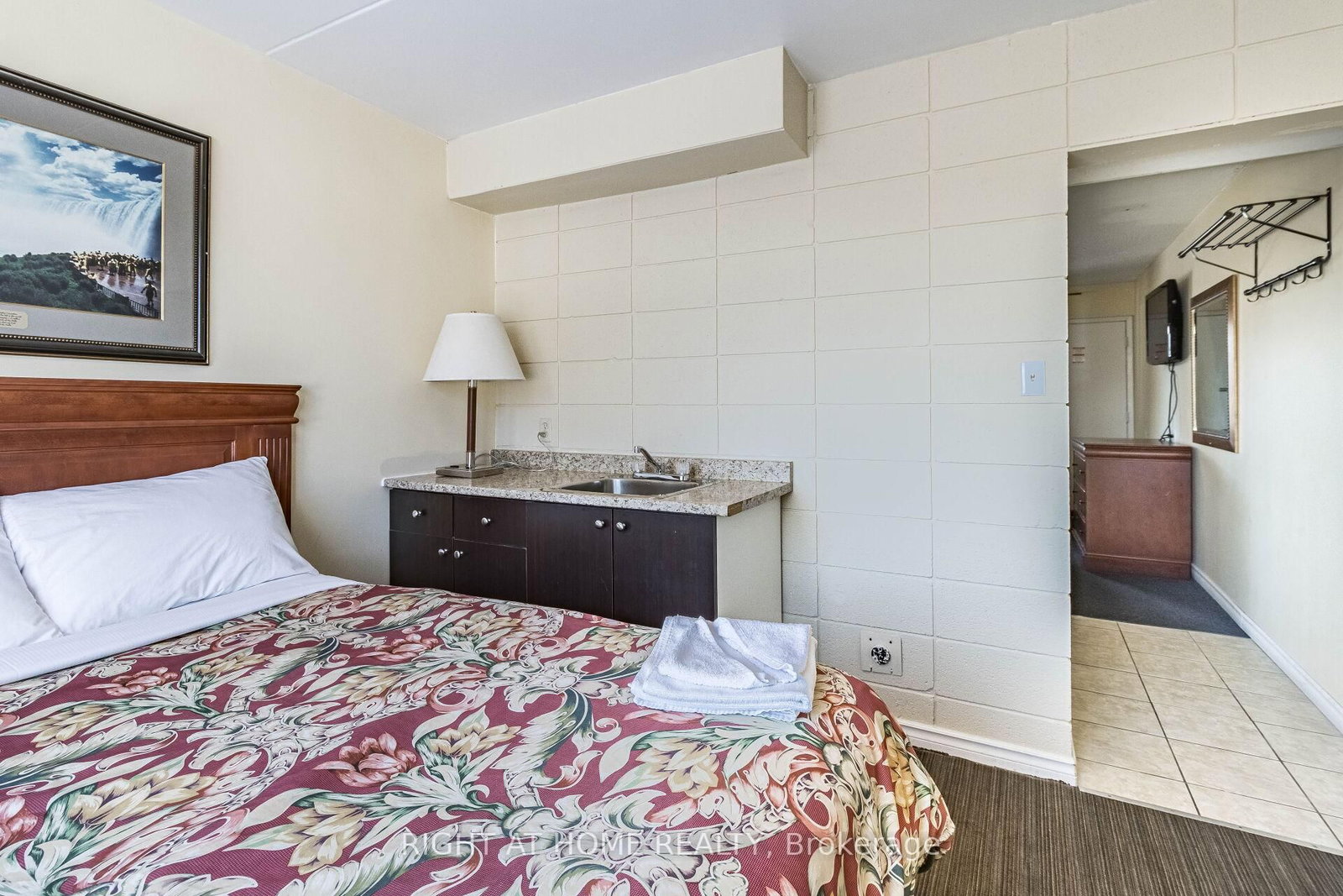 5951 Clark Avenue - Photo 15