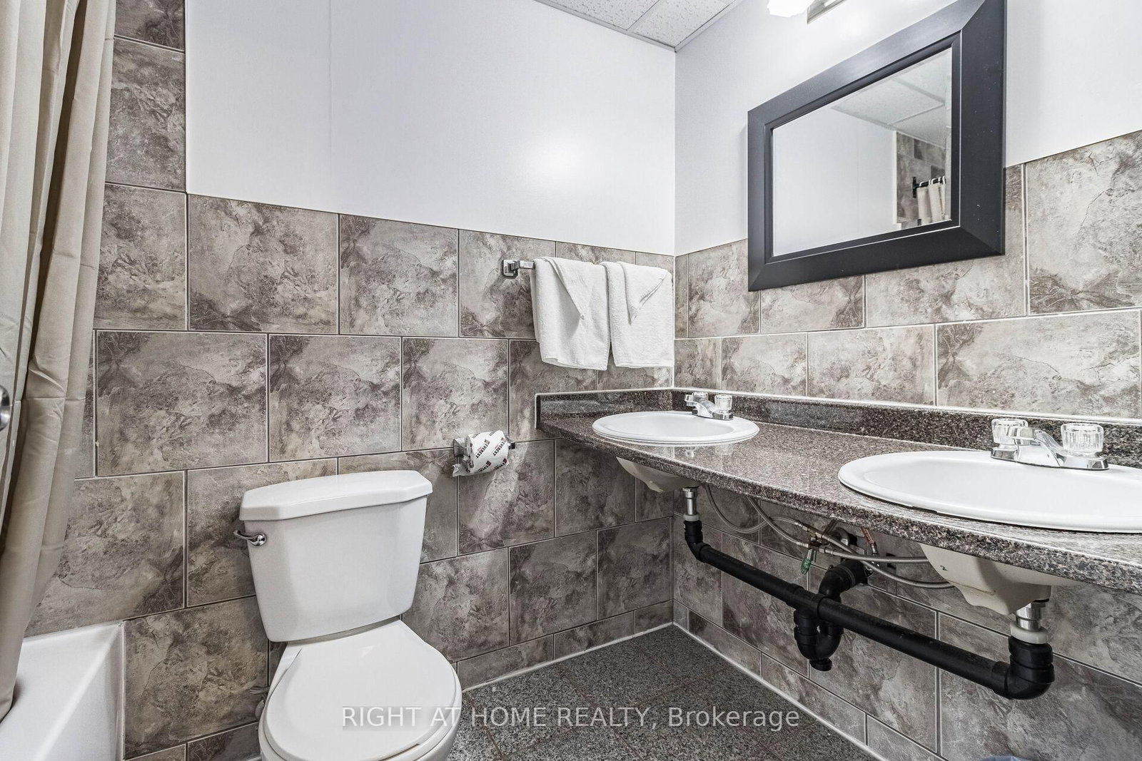 5951 Clark Avenue - Photo 17