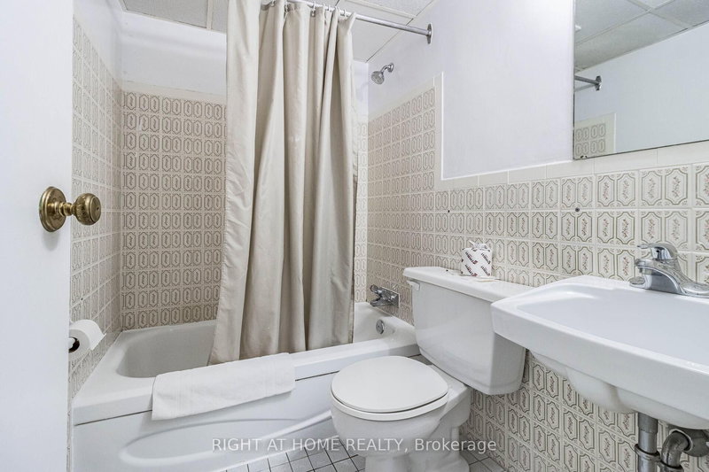 5951 Clark Ave, Niagara Falls, L2G 3W3 | Image 3