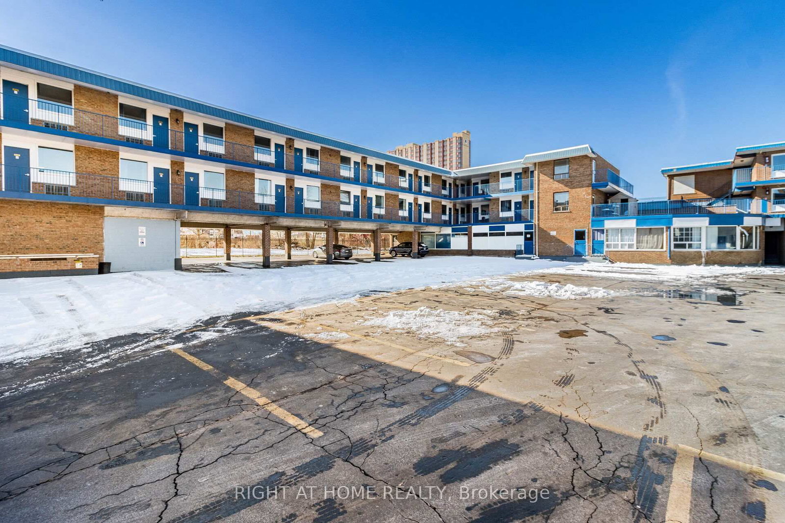 5951 Clark Avenue - Photo 5