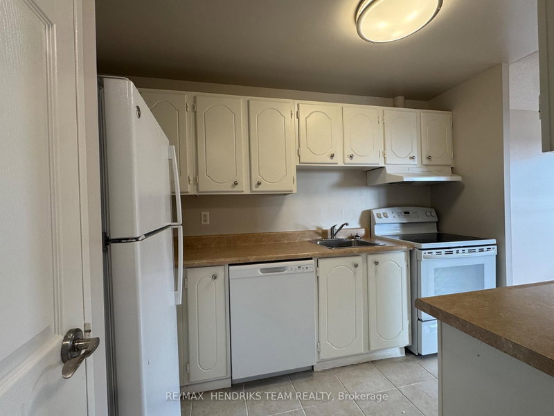 803 - 610 Lake St, St. Catharines, L2N 5T1 | Image 2