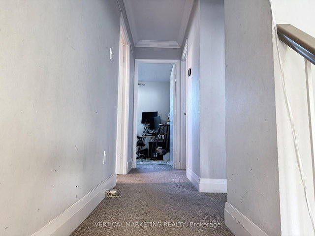 upper - 51 BIRCHVIEW Drive