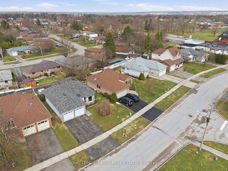 168 Elgin St, Kawartha Lakes, K9V 6B3 | Image 3