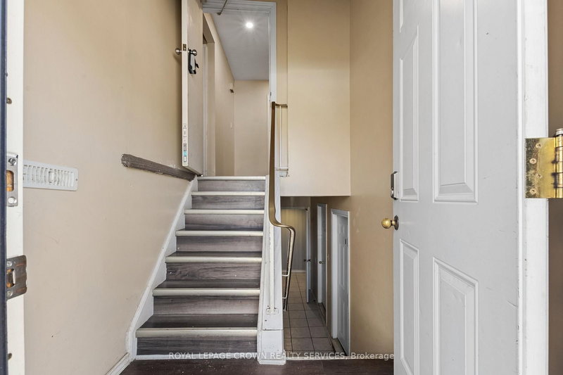 23 Amherst Dr, Kitchener, N2P 1E1 | Image 3