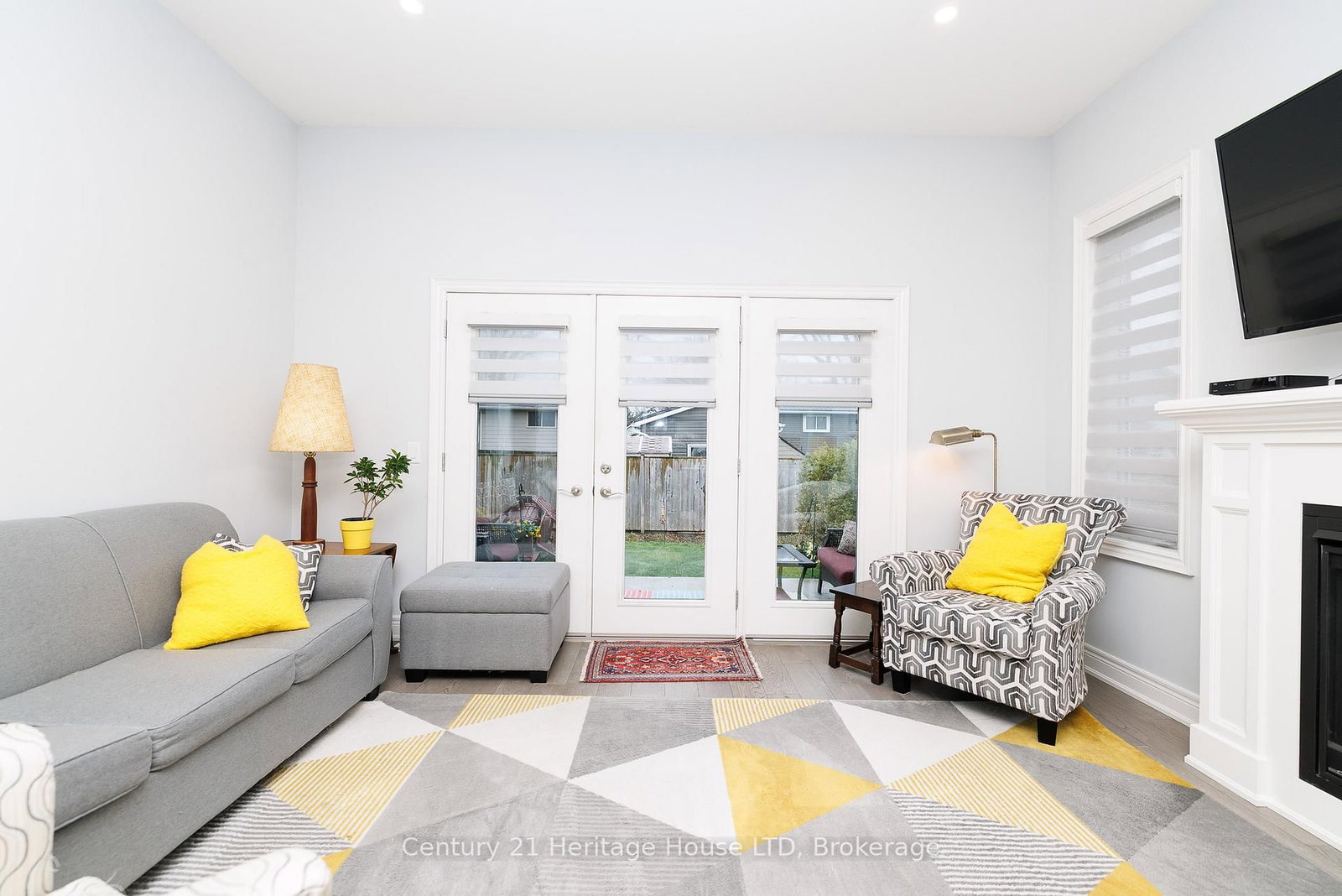 Detached House for sale at 3709 Mathewson Avenue, Fort Erie, Ontario, L0S 1B0 - Crystal Beach - MLS: X13003172