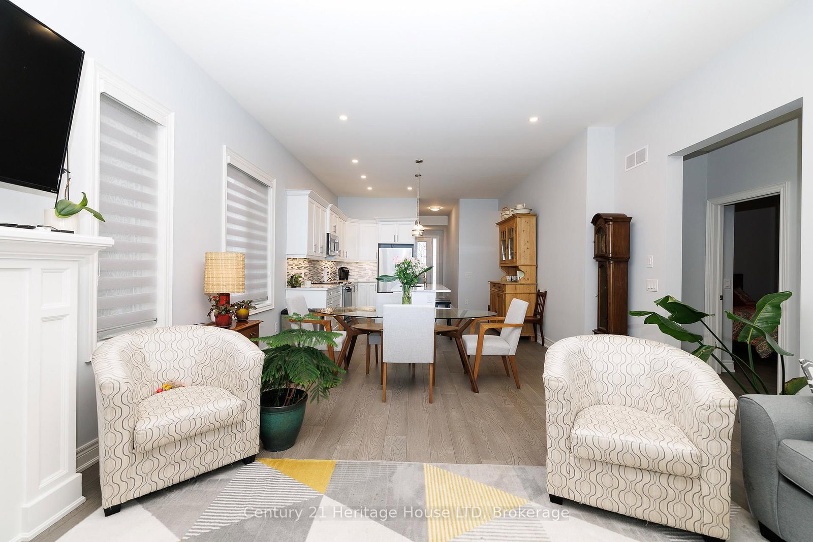 Detached House for sale at 3709 Mathewson Avenue, Fort Erie, Ontario, L0S 1B0 - Crystal Beach - MLS: X13003172