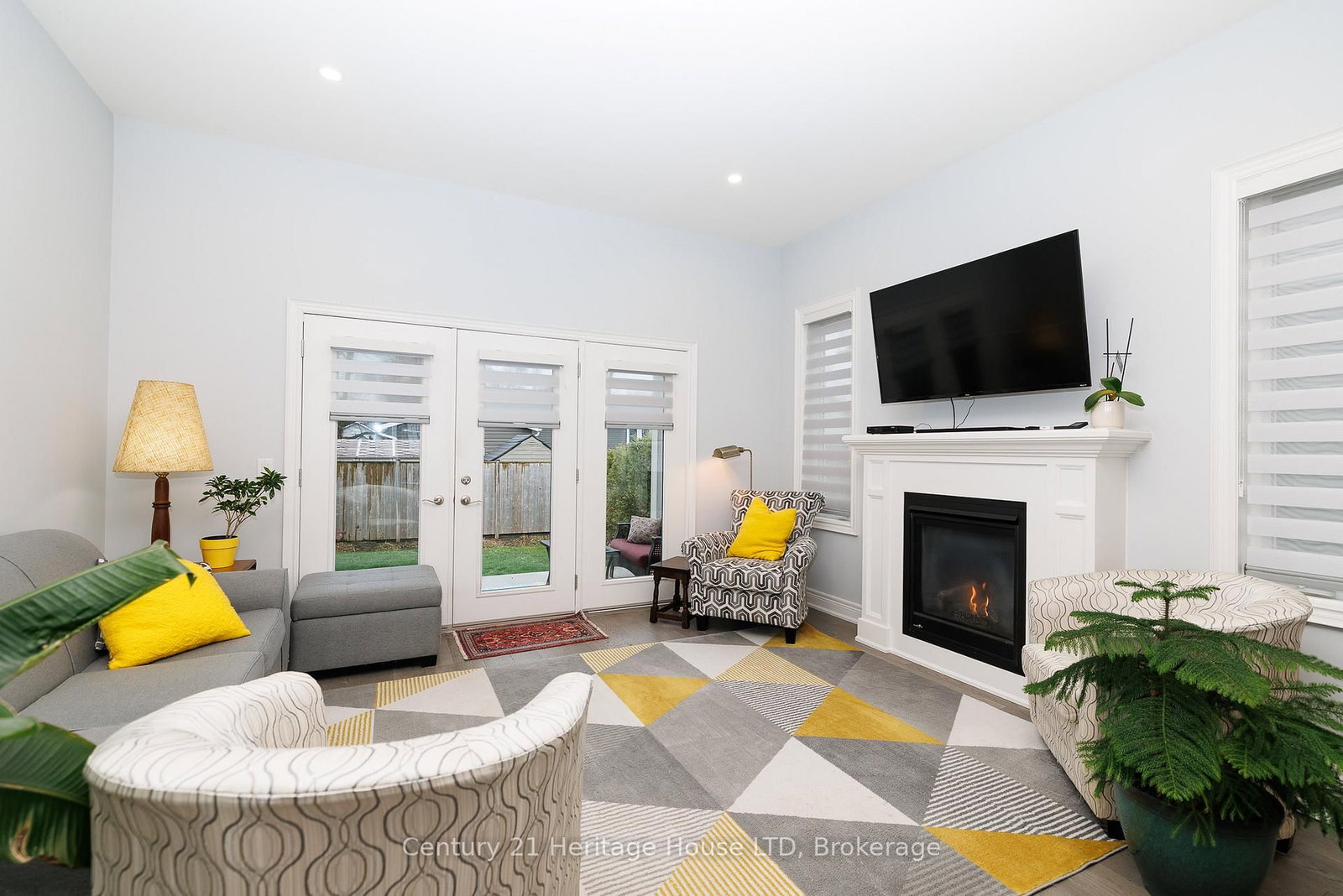 Detached House for sale at 3709 Mathewson Avenue, Fort Erie, Ontario, L0S 1B0 - Crystal Beach - MLS: X13003172