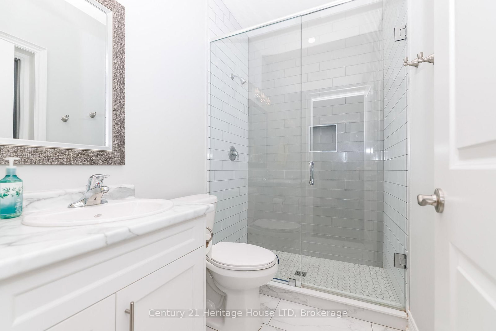 Detached House for sale at 3709 Mathewson Avenue, Fort Erie, Ontario, L0S 1B0 - Crystal Beach - MLS: X13003172