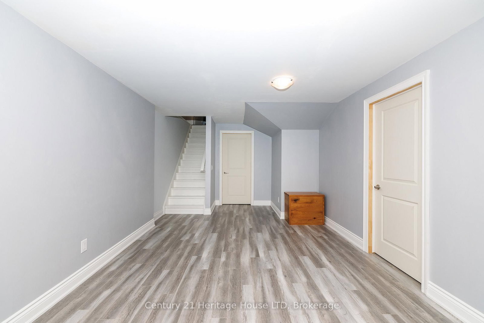 Detached House for sale at 3709 Mathewson Avenue, Fort Erie, Ontario, L0S 1B0 - Crystal Beach - MLS: X13003172