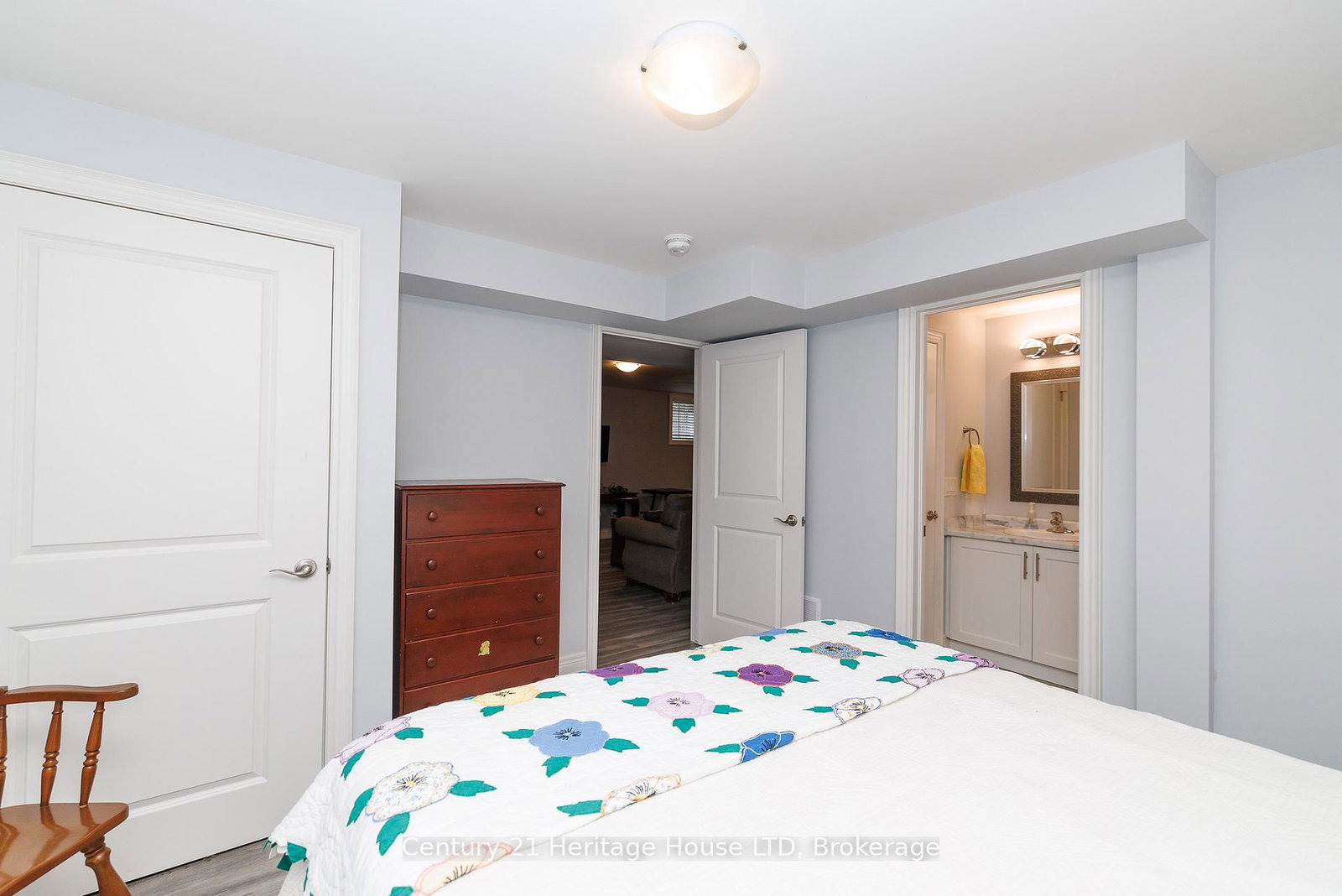 Detached House for sale at 3709 Mathewson Avenue, Fort Erie, Ontario, L0S 1B0 - Crystal Beach - MLS: X13003172