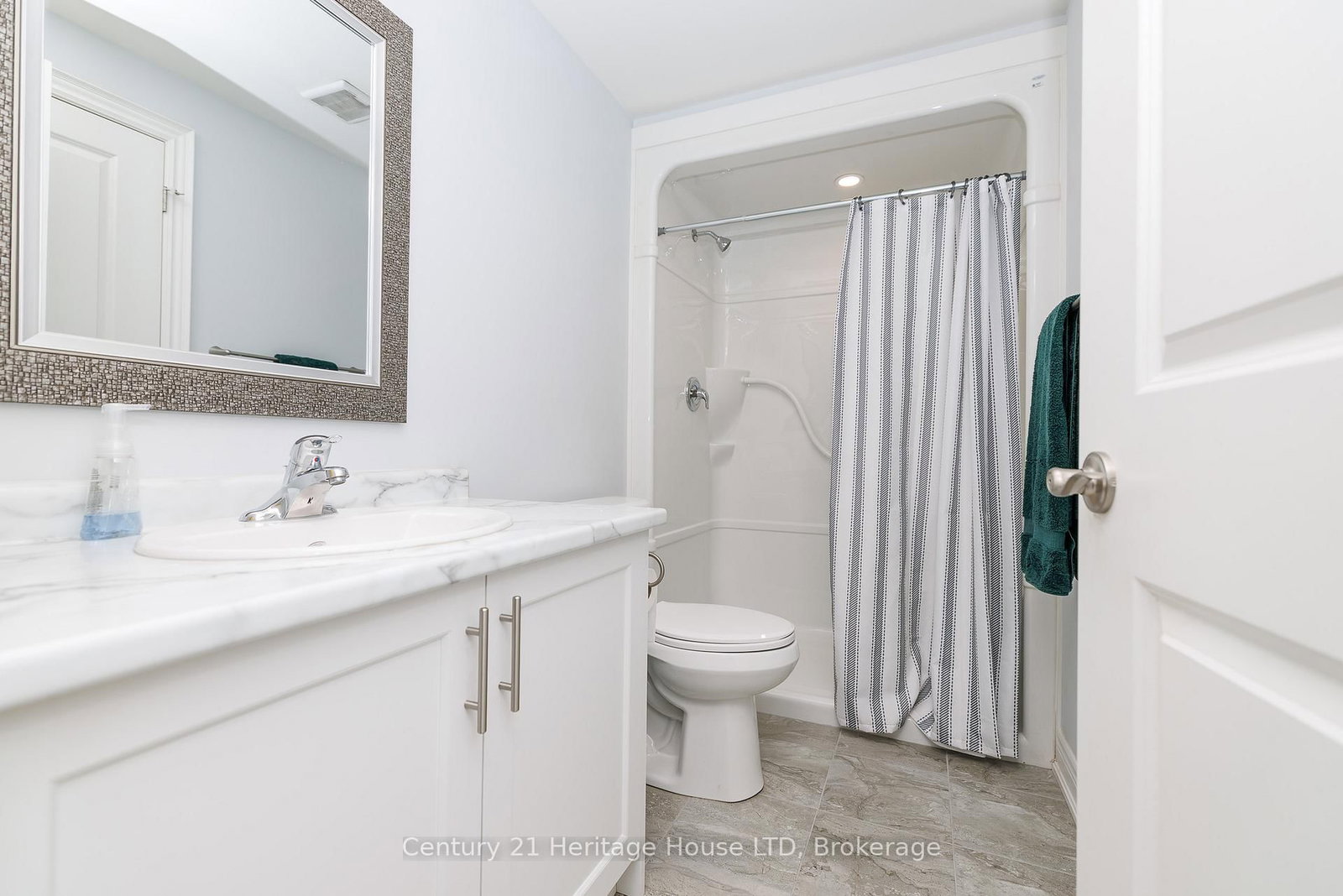 Detached House for sale at 3709 Mathewson Avenue, Fort Erie, Ontario, L0S 1B0 - Crystal Beach - MLS: X13003172