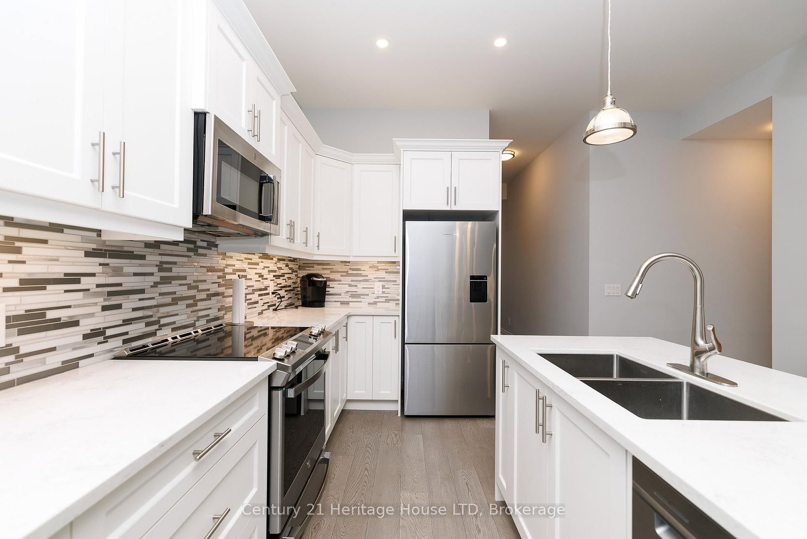 Detached House for sale at 3709 Mathewson Avenue, Fort Erie, Ontario, L0S 1B0 - Crystal Beach - MLS: X13003172