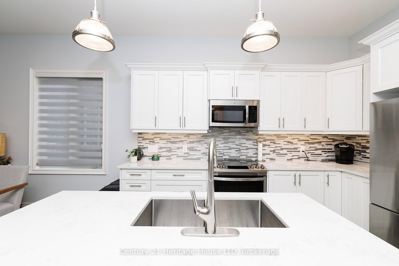 Detached House for sale at 3709 Mathewson Avenue, Fort Erie, Ontario, L0S 1B0 - Crystal Beach - MLS: X13003172