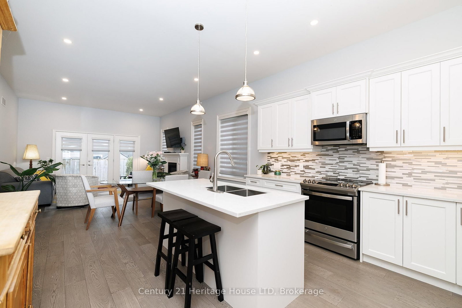 Detached House for sale at 3709 Mathewson Avenue, Fort Erie, Ontario, L0S 1B0 - Crystal Beach - MLS: X13003172