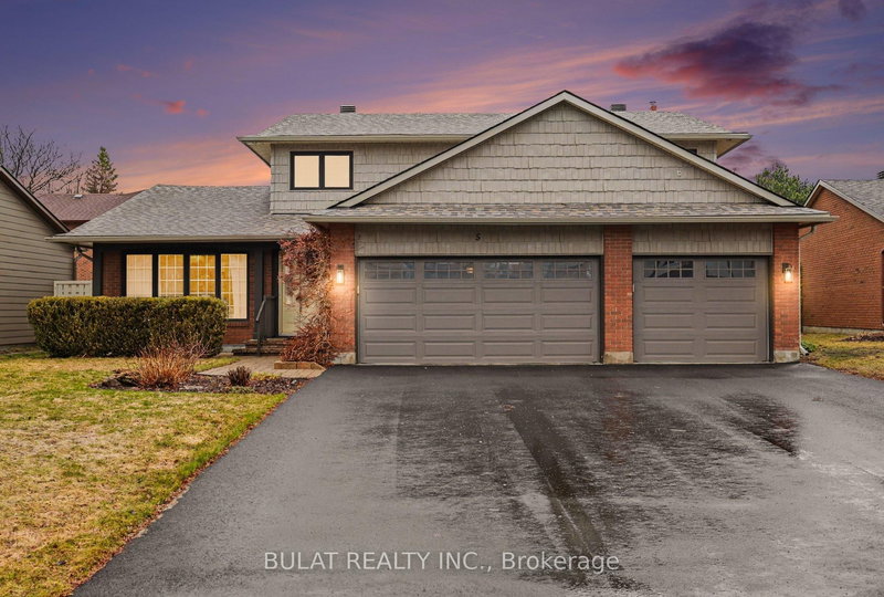 5 Woodthrush Green, Ottawa, Ontario