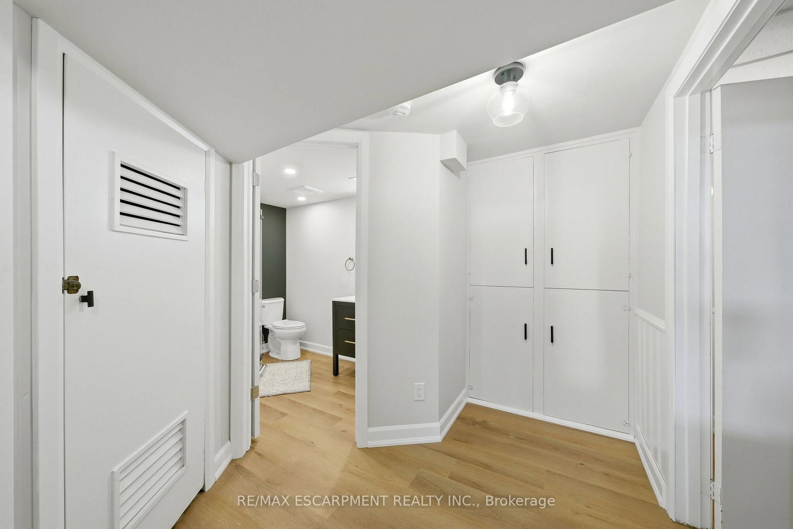 Detached House for sale at 752 Ninth Avenue, Hamilton, Ontario, L8T 2A6 - Hampton Heights - MLS: X13003186