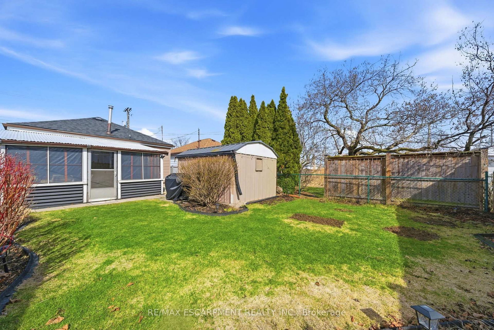 Detached House for sale at 752 Ninth Avenue, Hamilton, Ontario, L8T 2A6 - Hampton Heights - MLS: X13003186