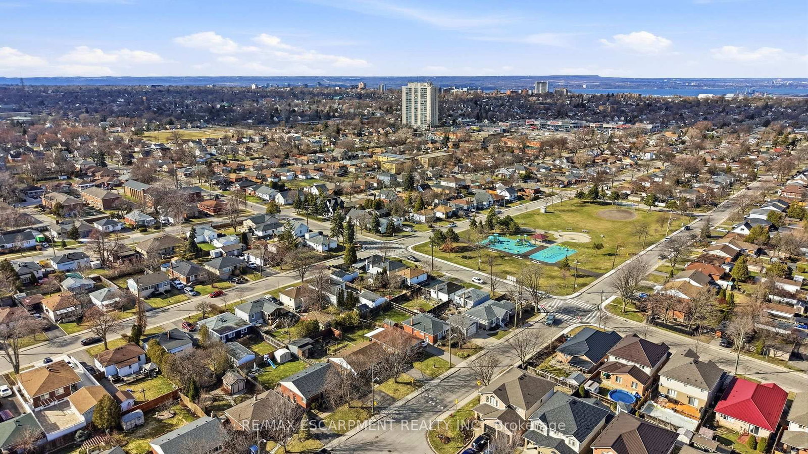 Detached House for sale at 752 Ninth Avenue, Hamilton, Ontario, L8T 2A6 - Hampton Heights - MLS: X13003186