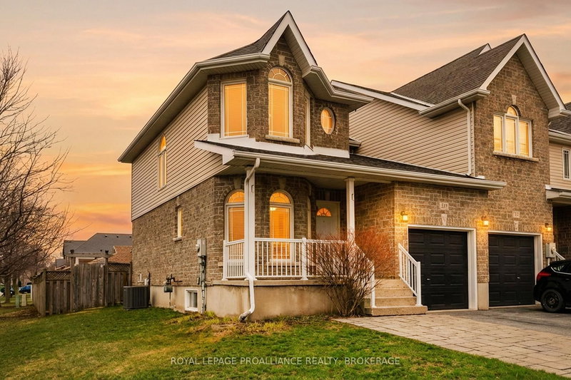 317 Rose Abbey Dr, Kingston, K7K 0A4 | Image 2