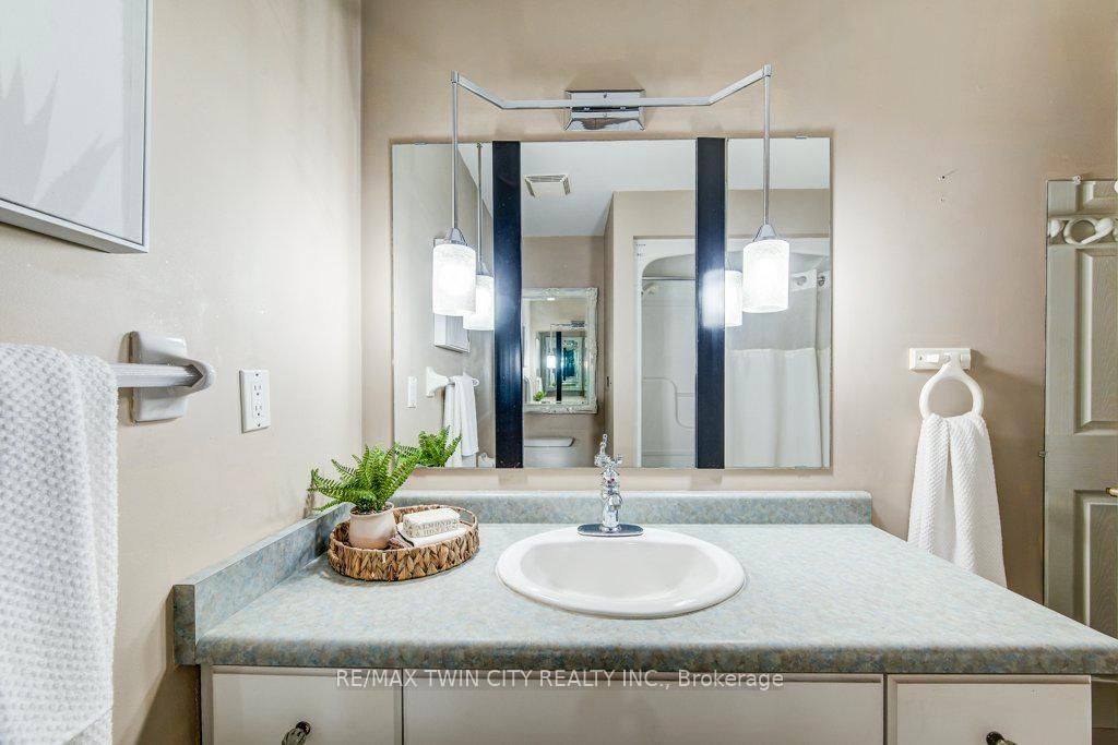 1198 Swan Street, Unit 1 - Photo 28