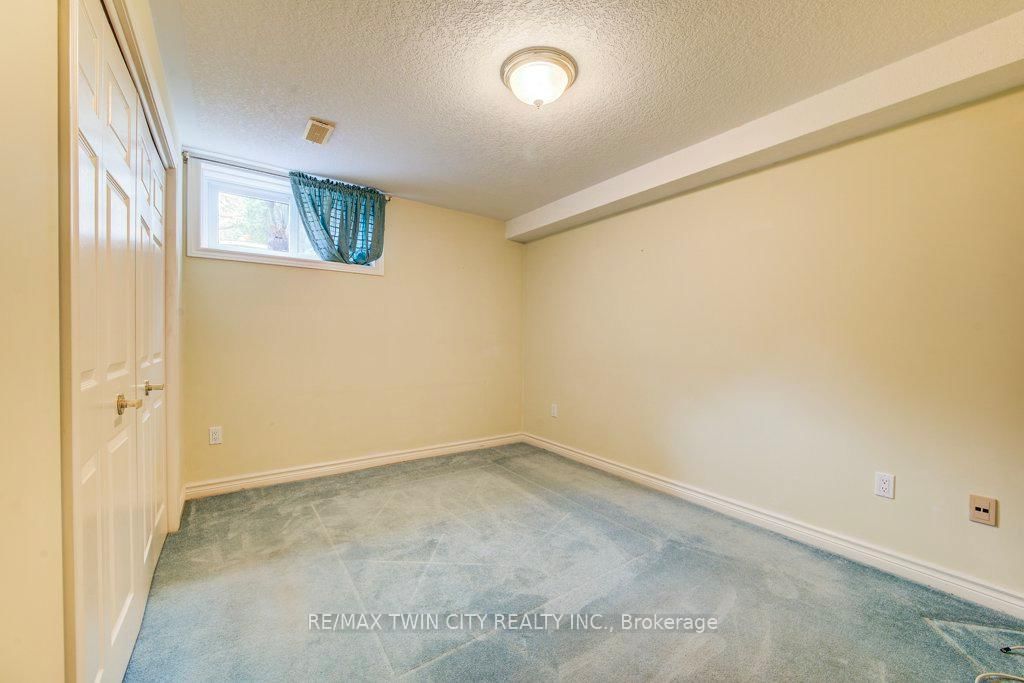 1198 Swan Street, Unit 1 - Photo 38